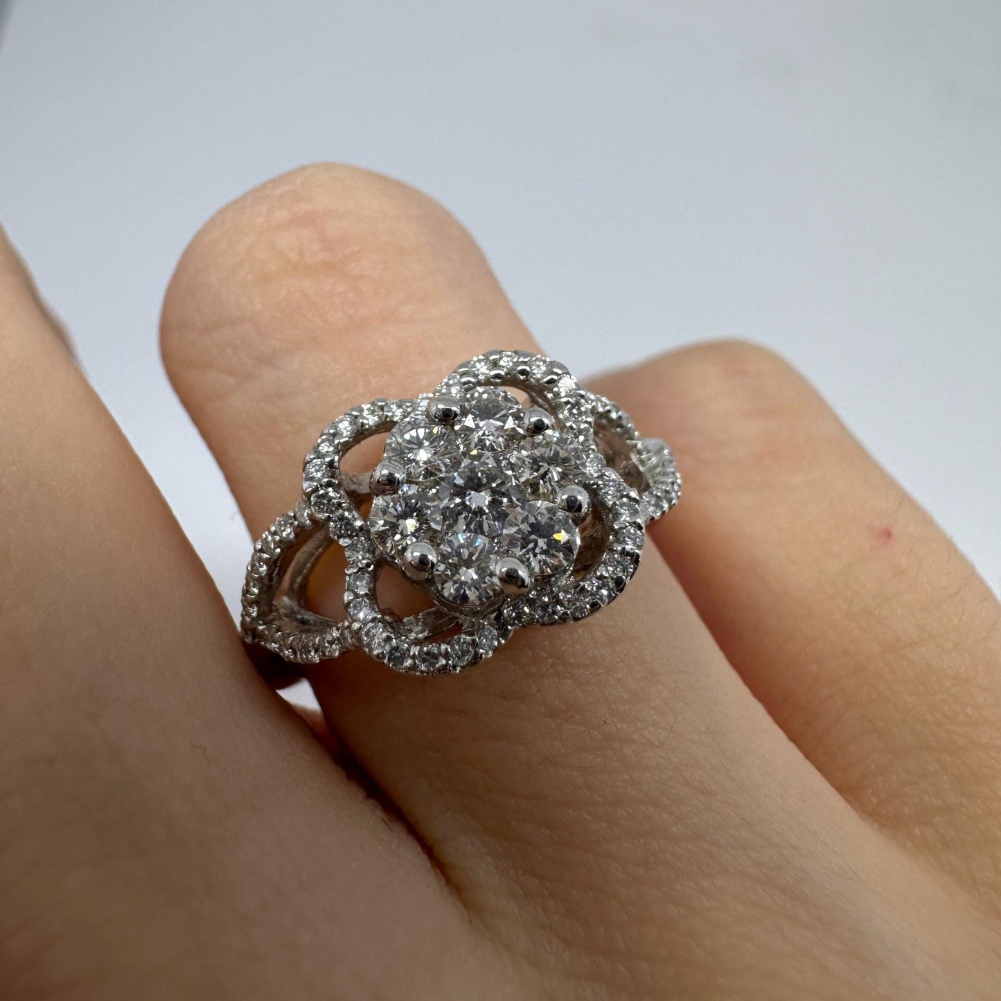 18K White Gold Diamond Ring