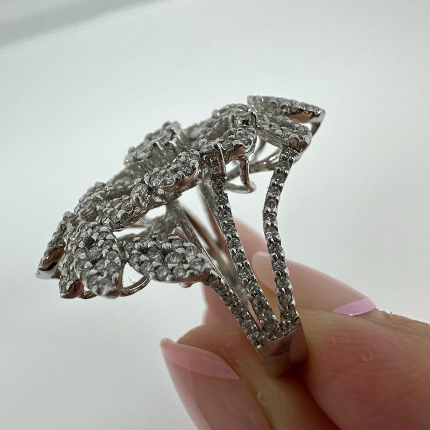 18K White Gold Diamond Flower Cocktail Ring