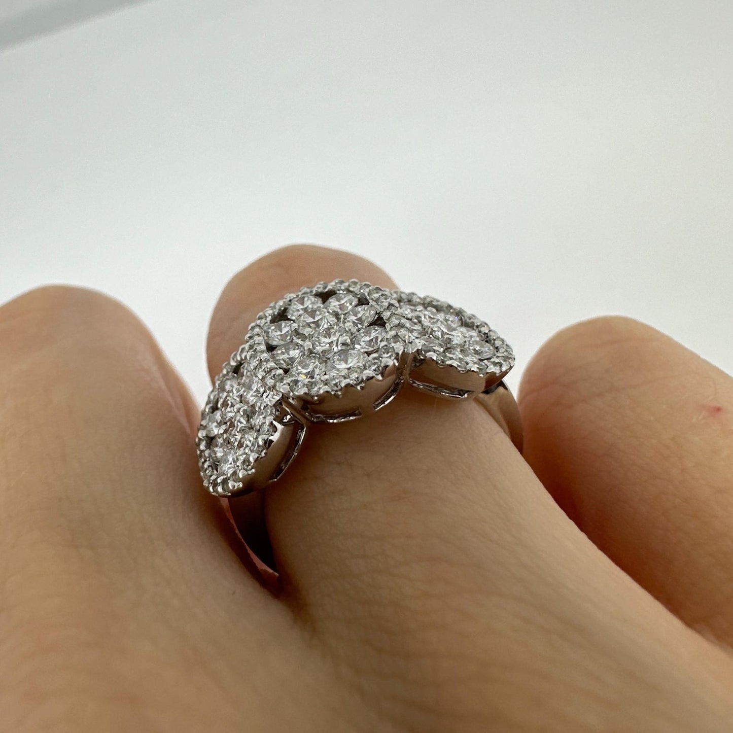 18K White Gold Diamond Cluster Ring