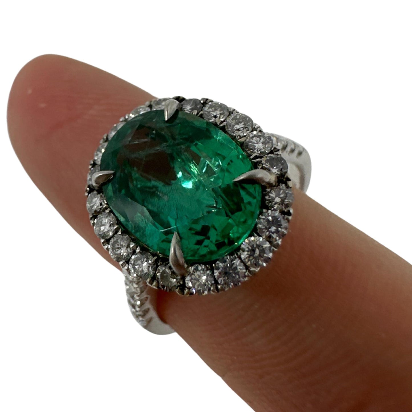 18K White Gold Diamond and Emerald Ring