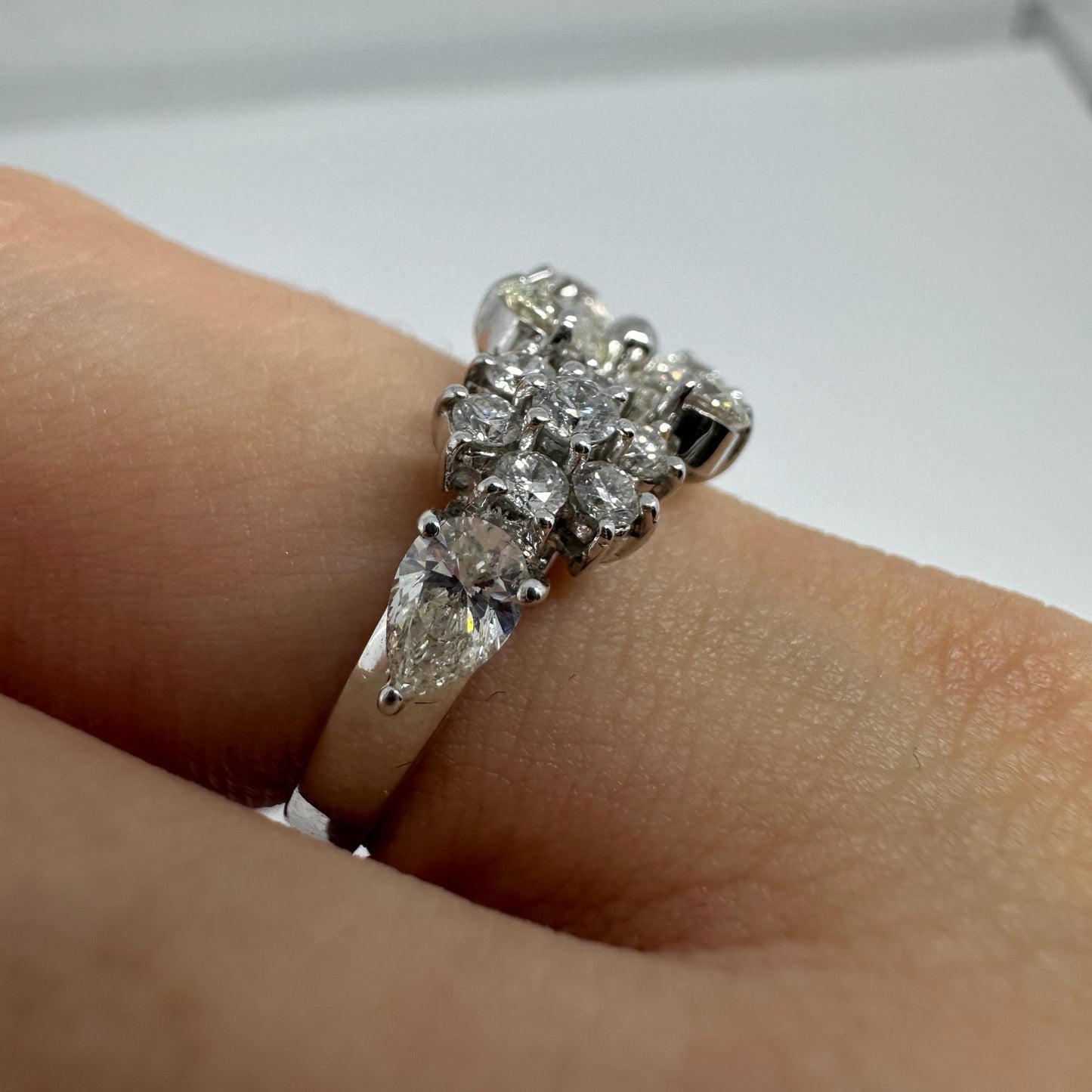 18k White Gold Pear Cut Diamond Ring
