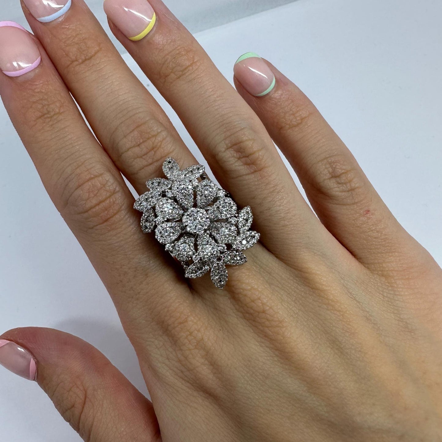 18K White Gold Diamond Flower Cocktail Ring