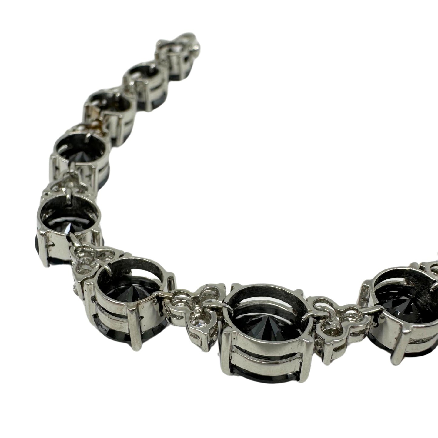 18k White Gold White and Black Diamond Bracelet