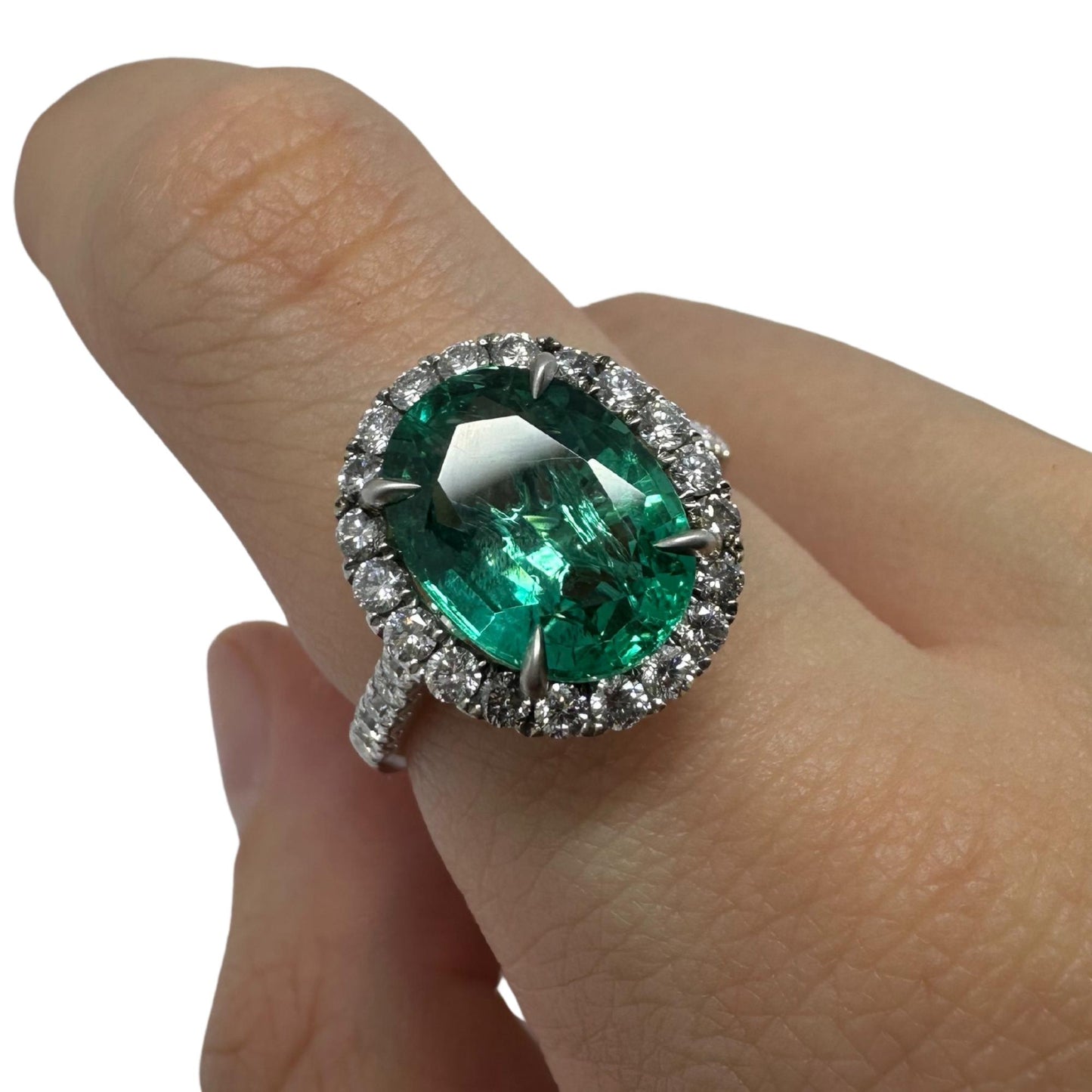 18K White Gold Diamond and Emerald Ring