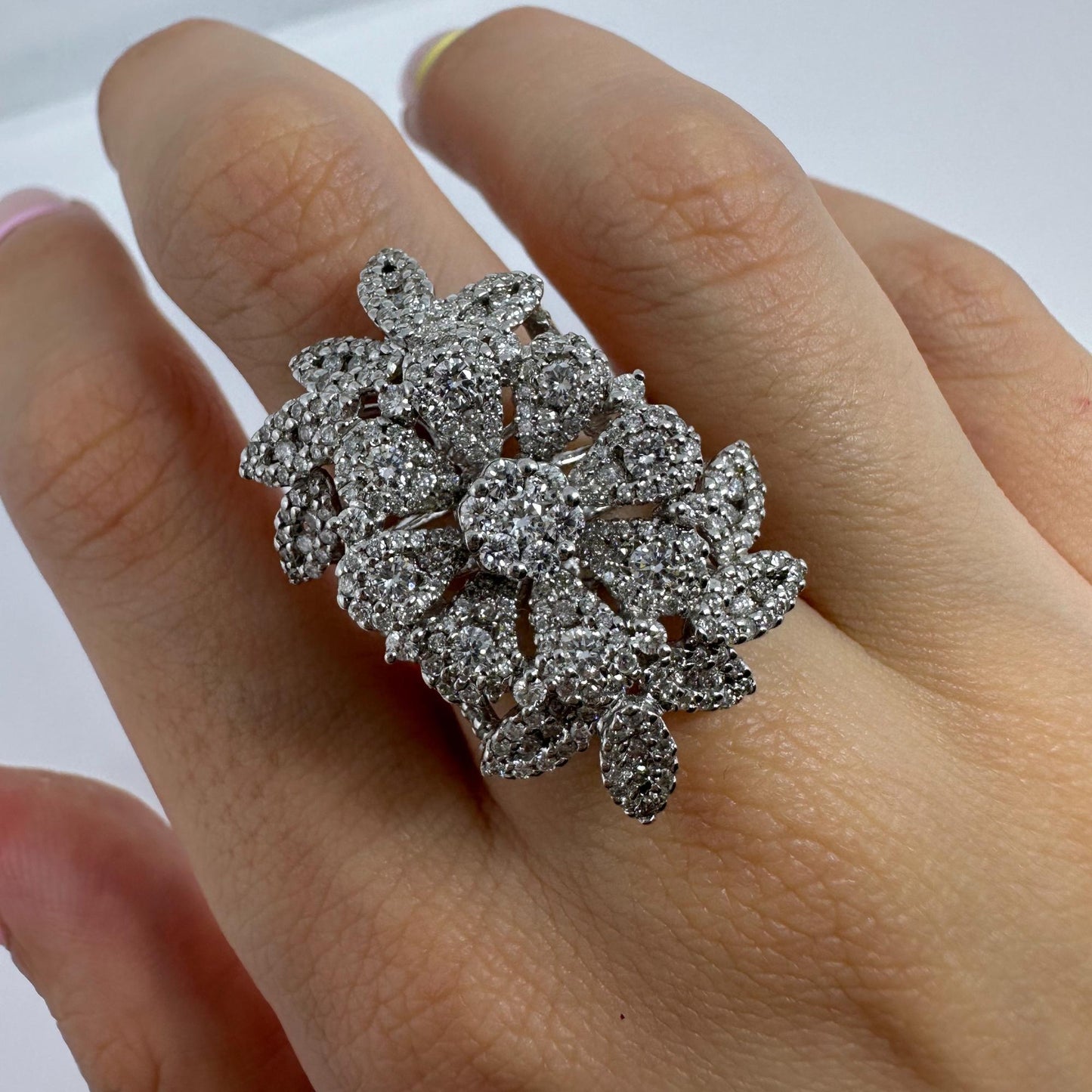18K White Gold Diamond Flower Cocktail Ring