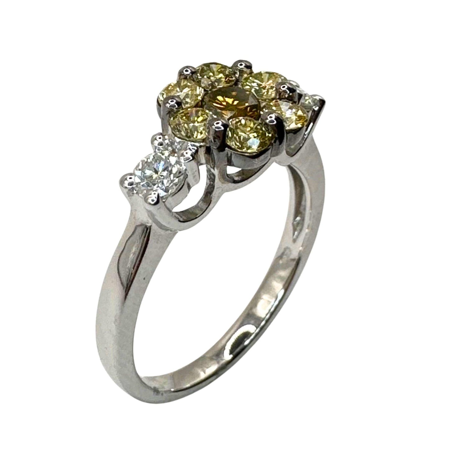 18k White and Yellow Diamond Flower Ring