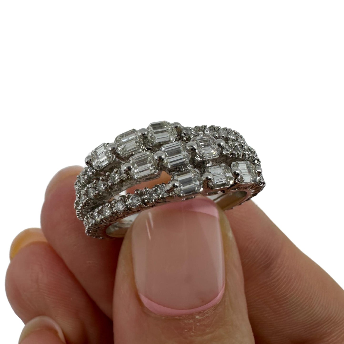 18K White Gold Emerald Cut Diamond Band Ring.