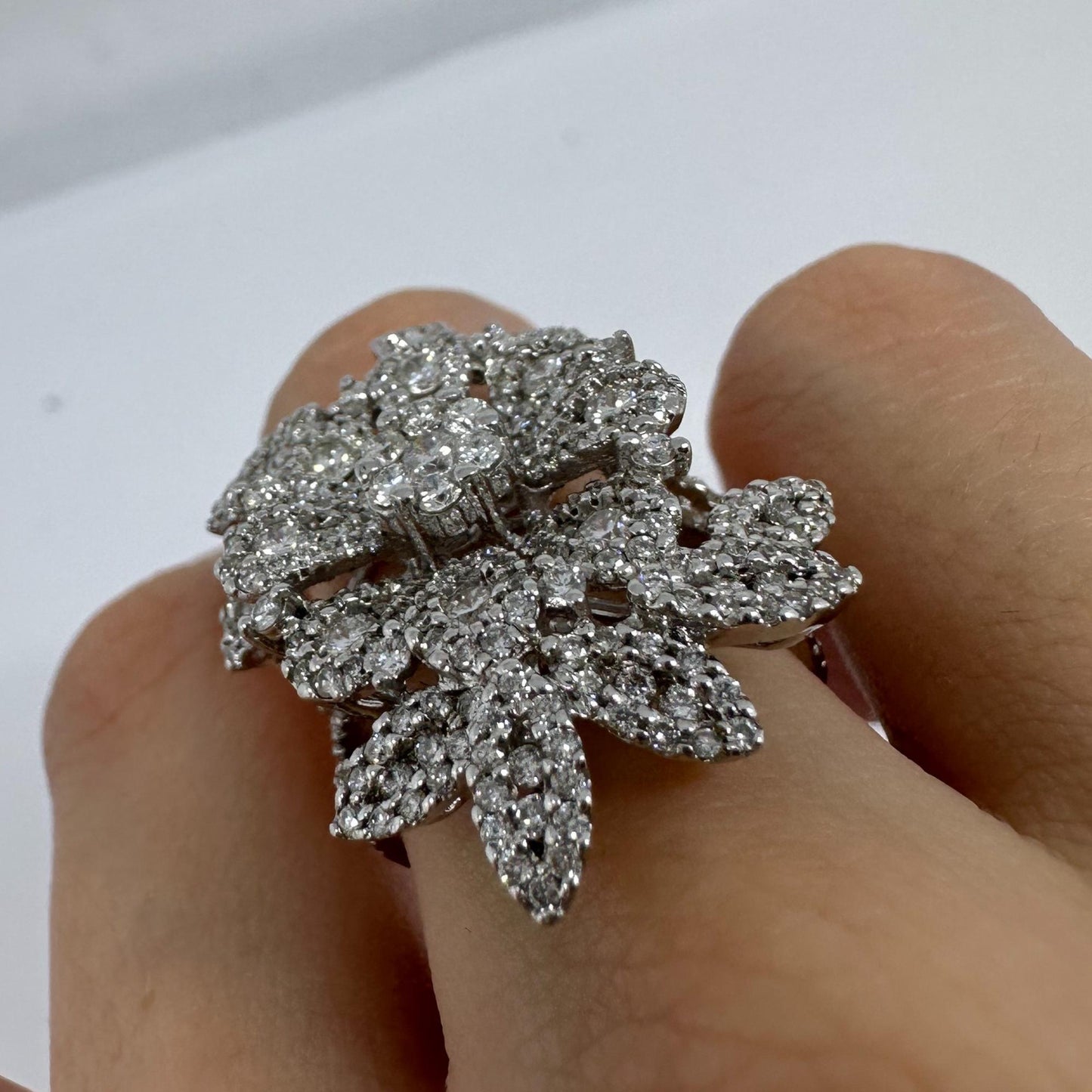 18K White Gold Diamond Flower Cocktail Ring