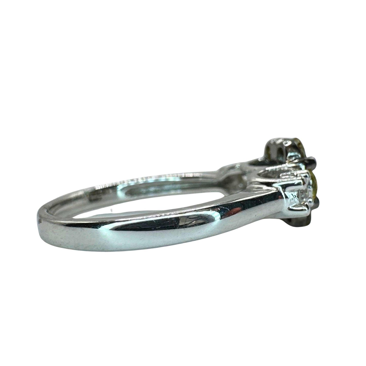 18k White and Yellow Diamond Flower Ring
