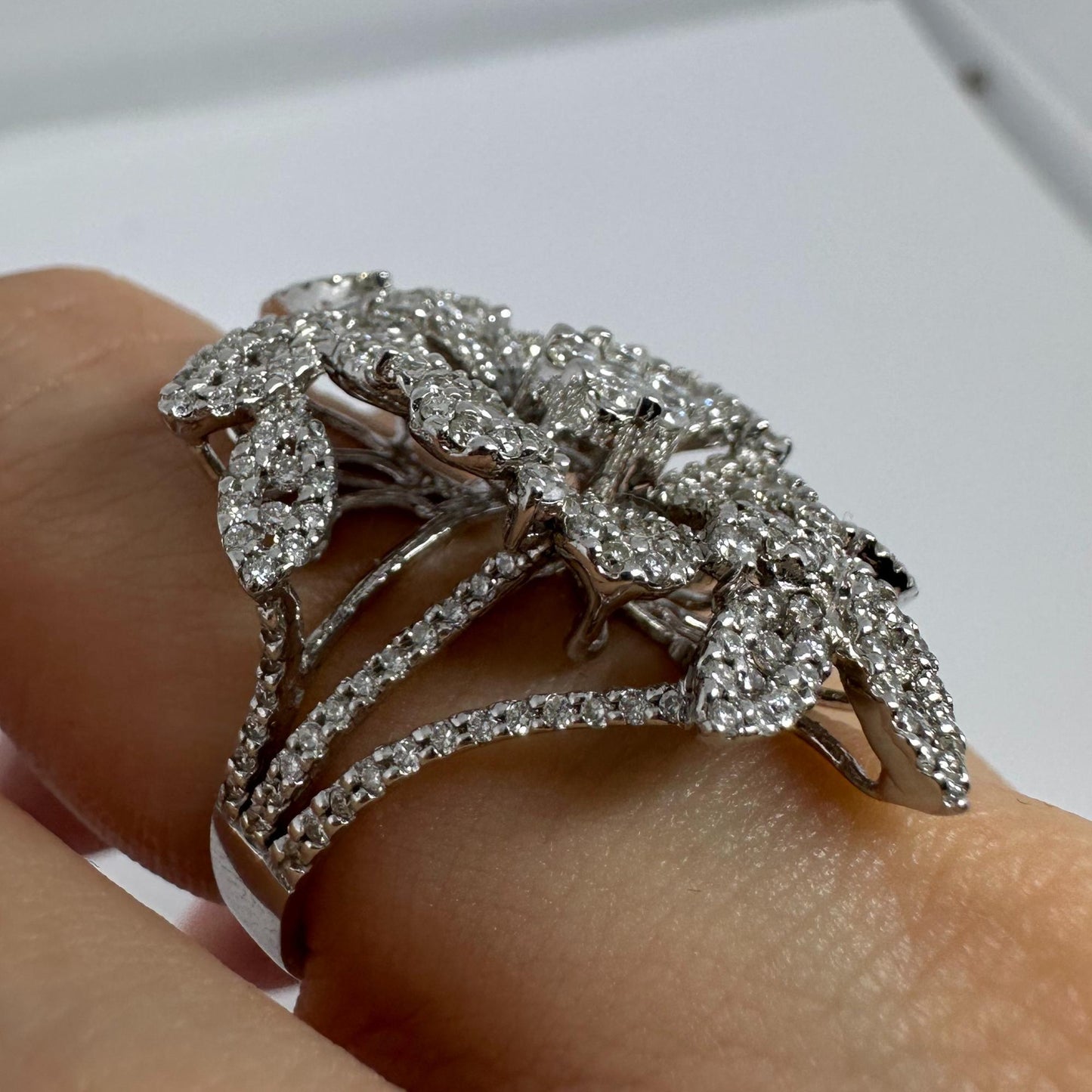 18K White Gold Diamond Flower Cocktail Ring