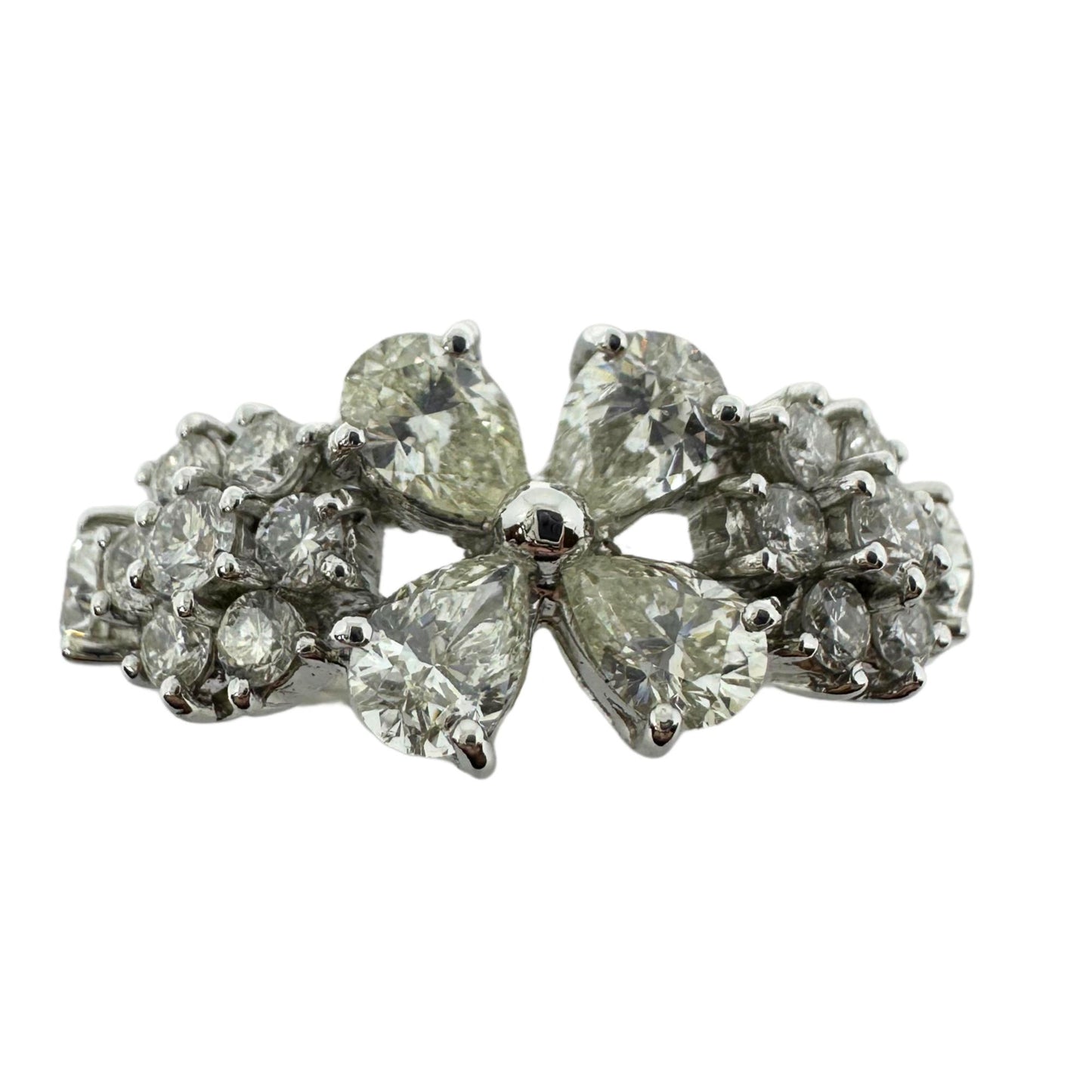 18k White Gold Pear Cut Diamond Ring