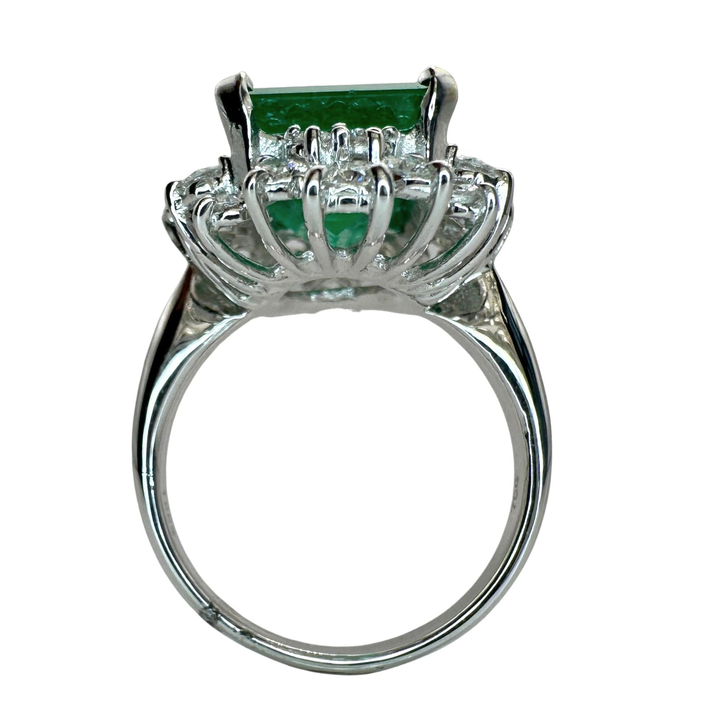 18k Diamond and Emerald Ring