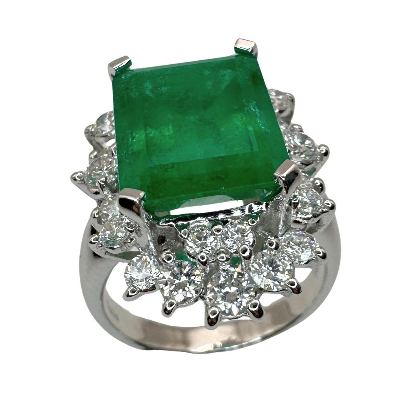 18k Diamond and Emerald Ring