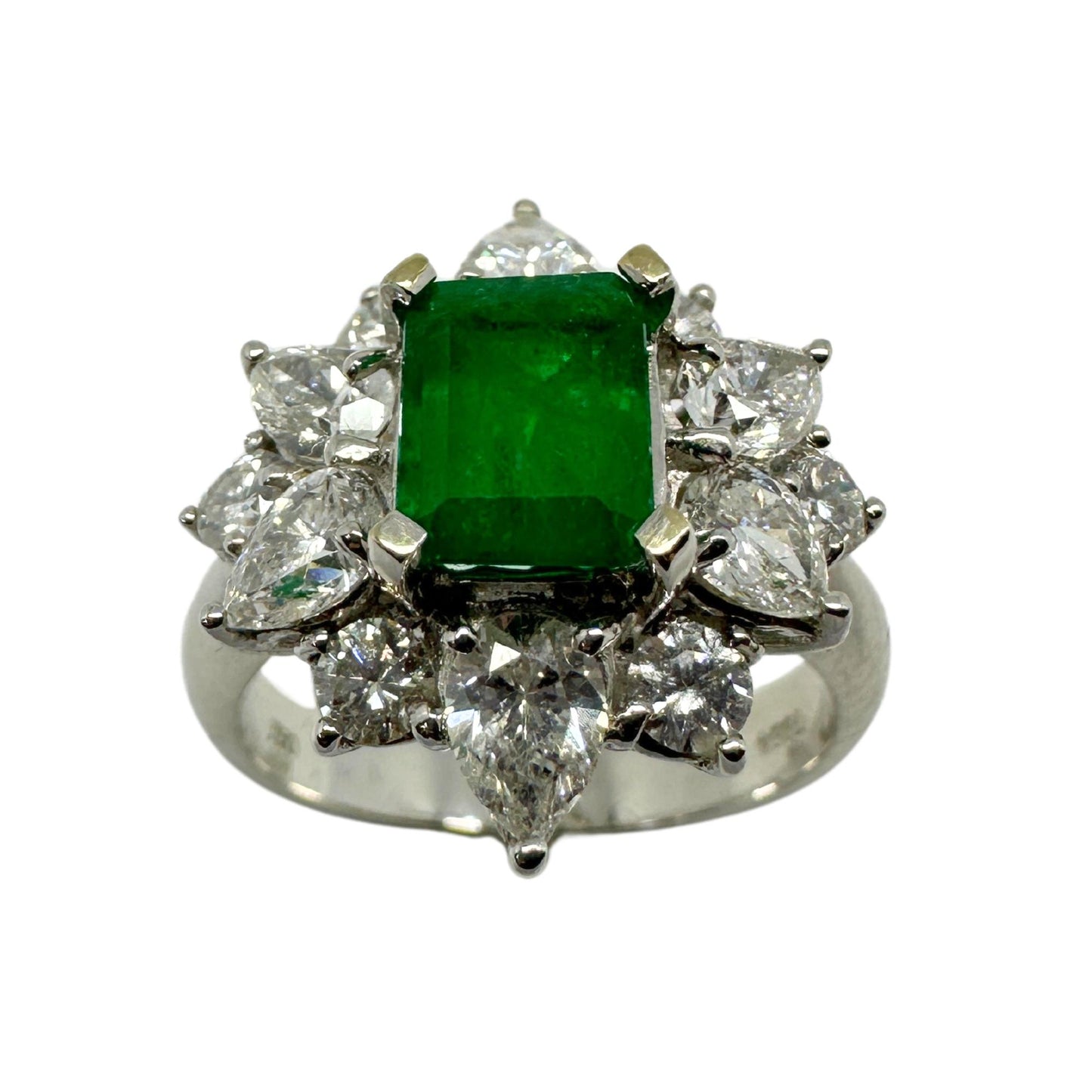 18k White Gold Diamond and Emerald Ring