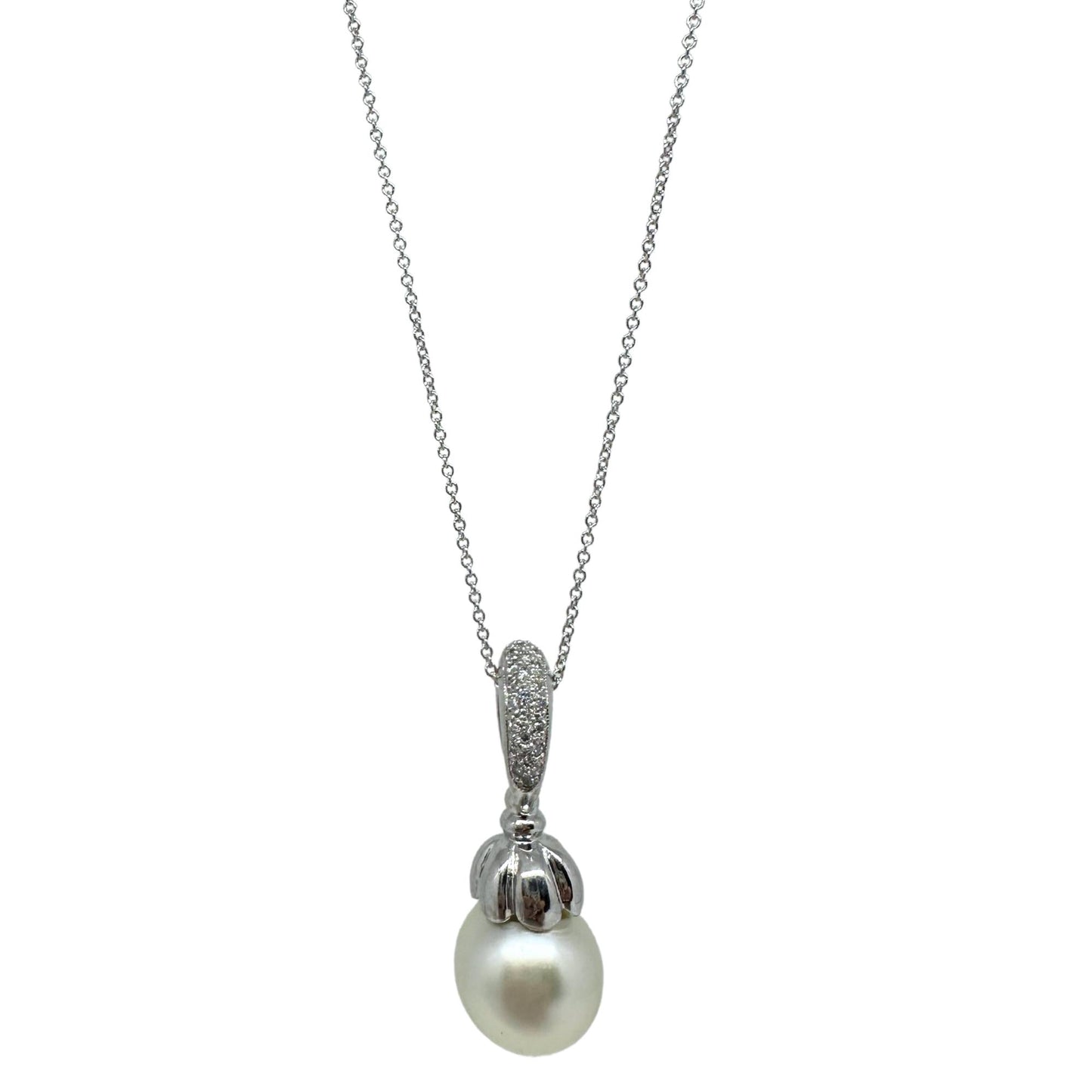 18K White Gold Diamond and Pearl Pendant Necklace
