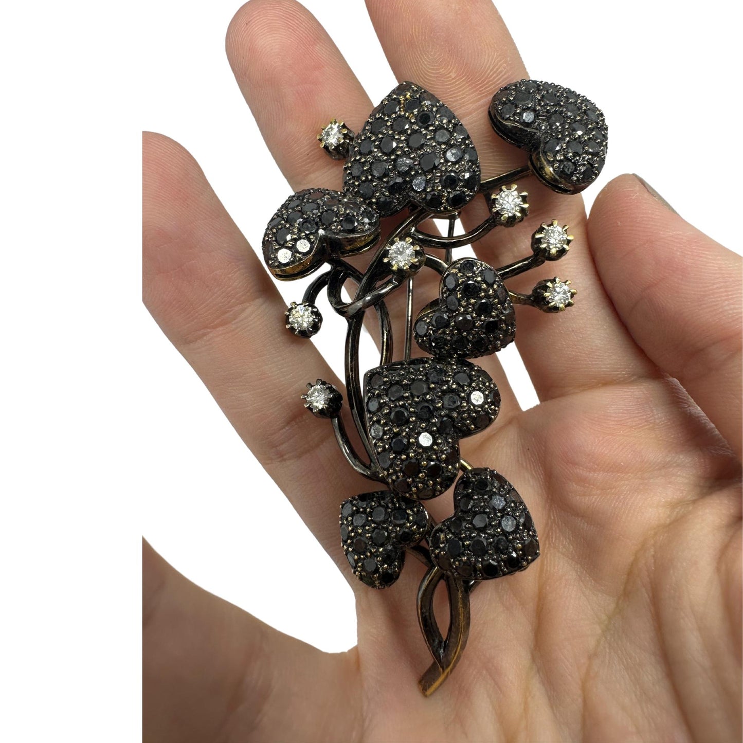 18K Black and White Diamond Heart Brooch