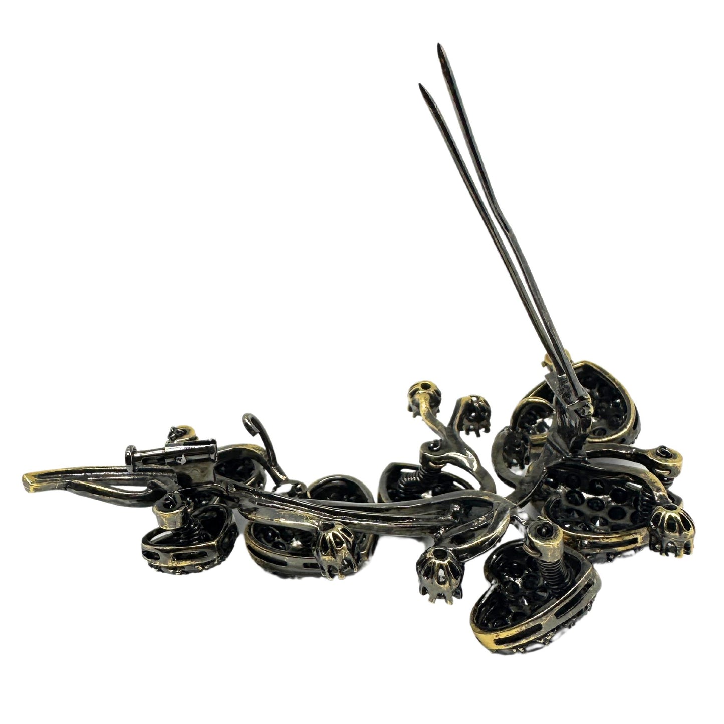 18K Black and White Diamond Heart Brooch