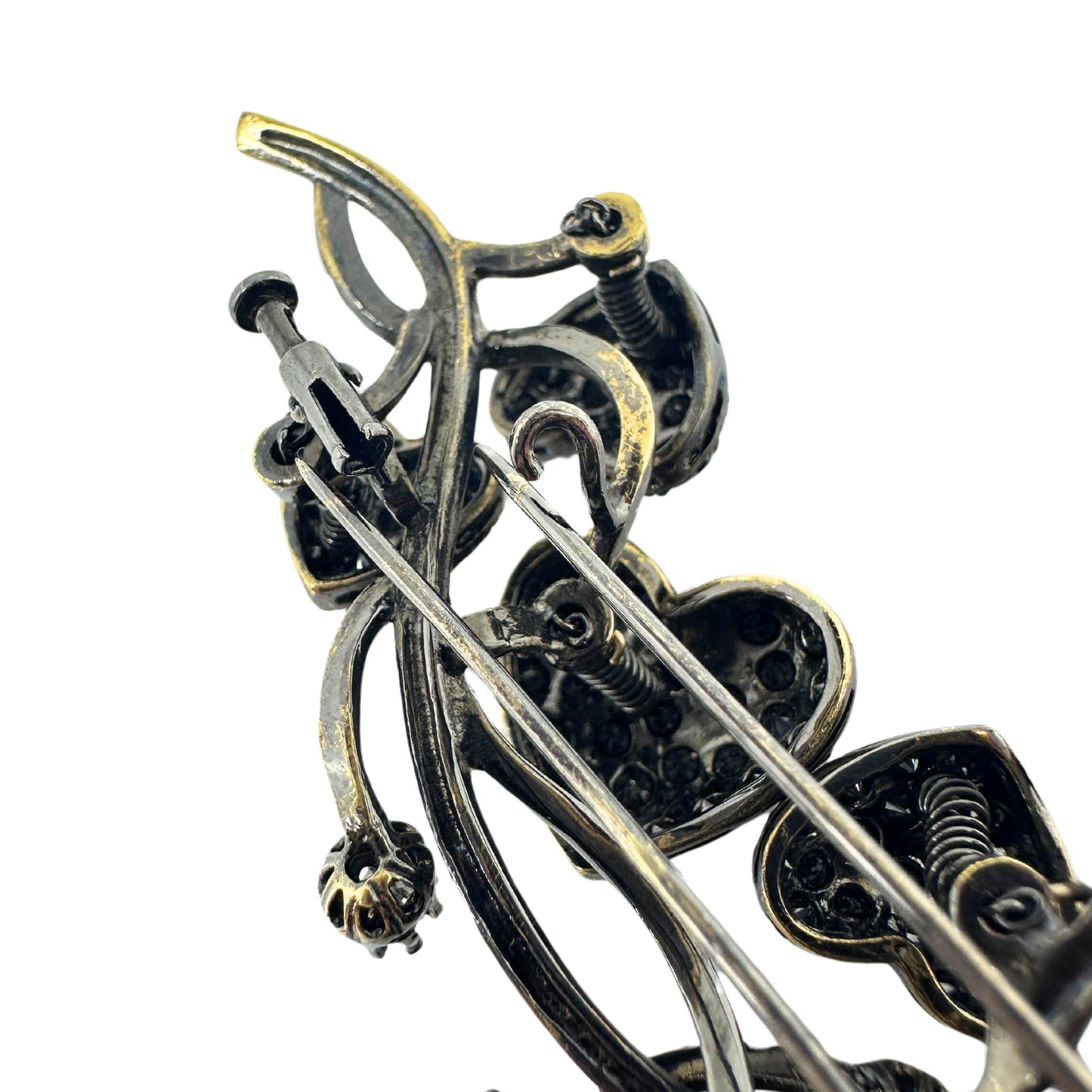18K Black and White Diamond Heart Brooch