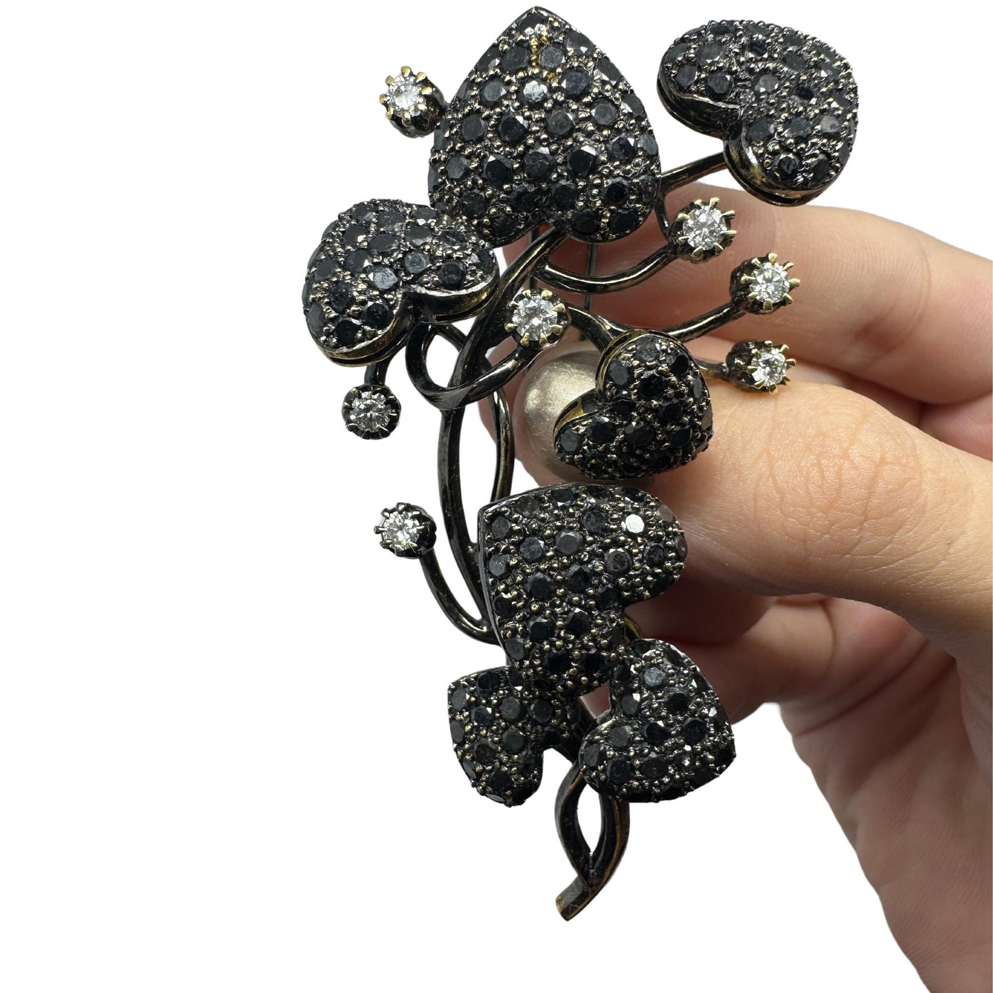 18K Black and White Diamond Heart Brooch