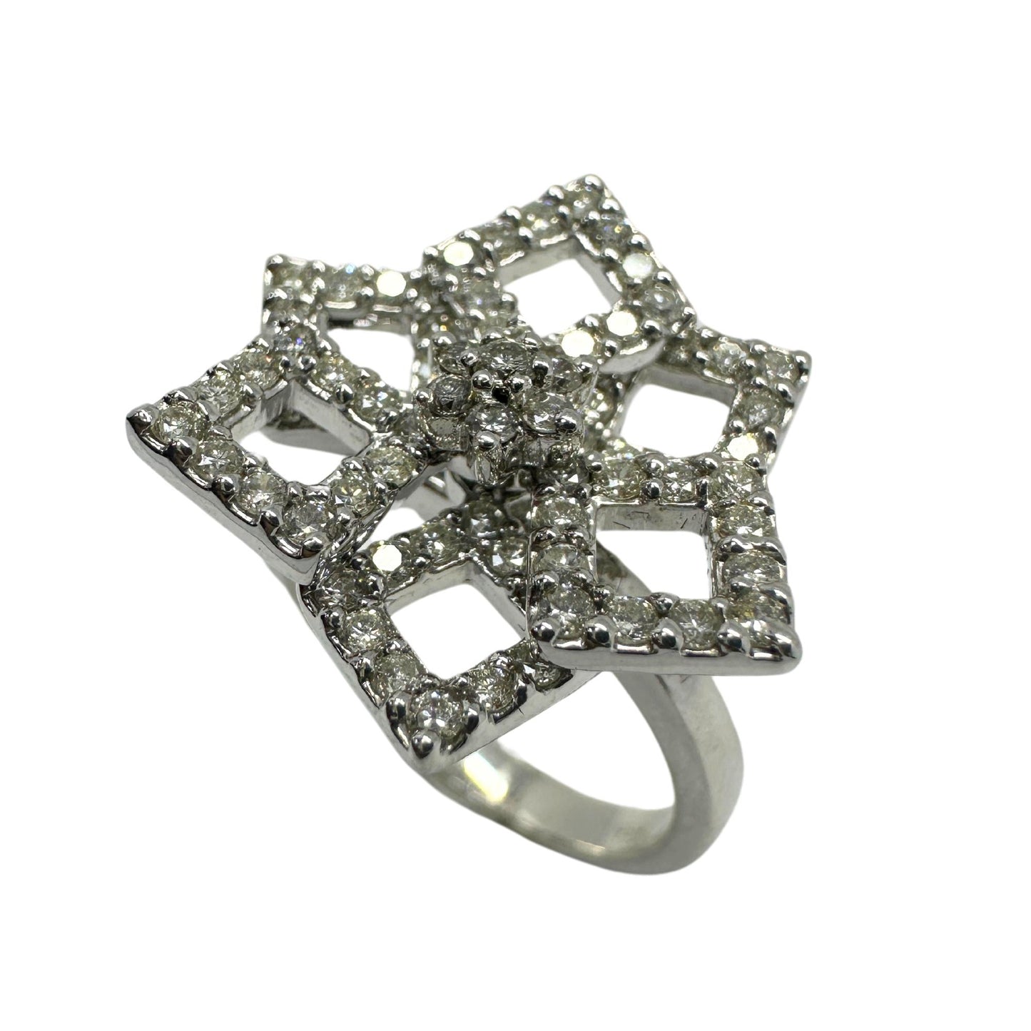 18k White Gold Diamond Flower Ring