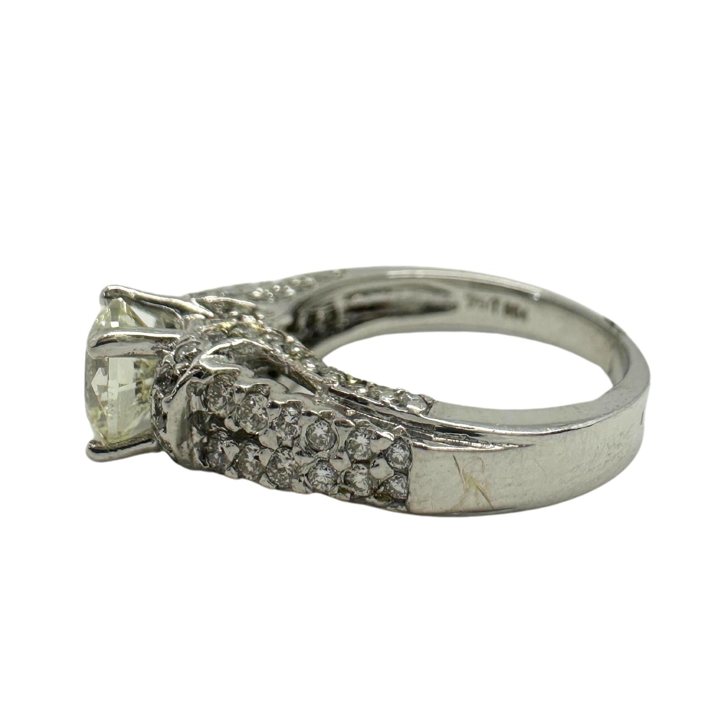 18K White Gold Diamond Engagement Ring