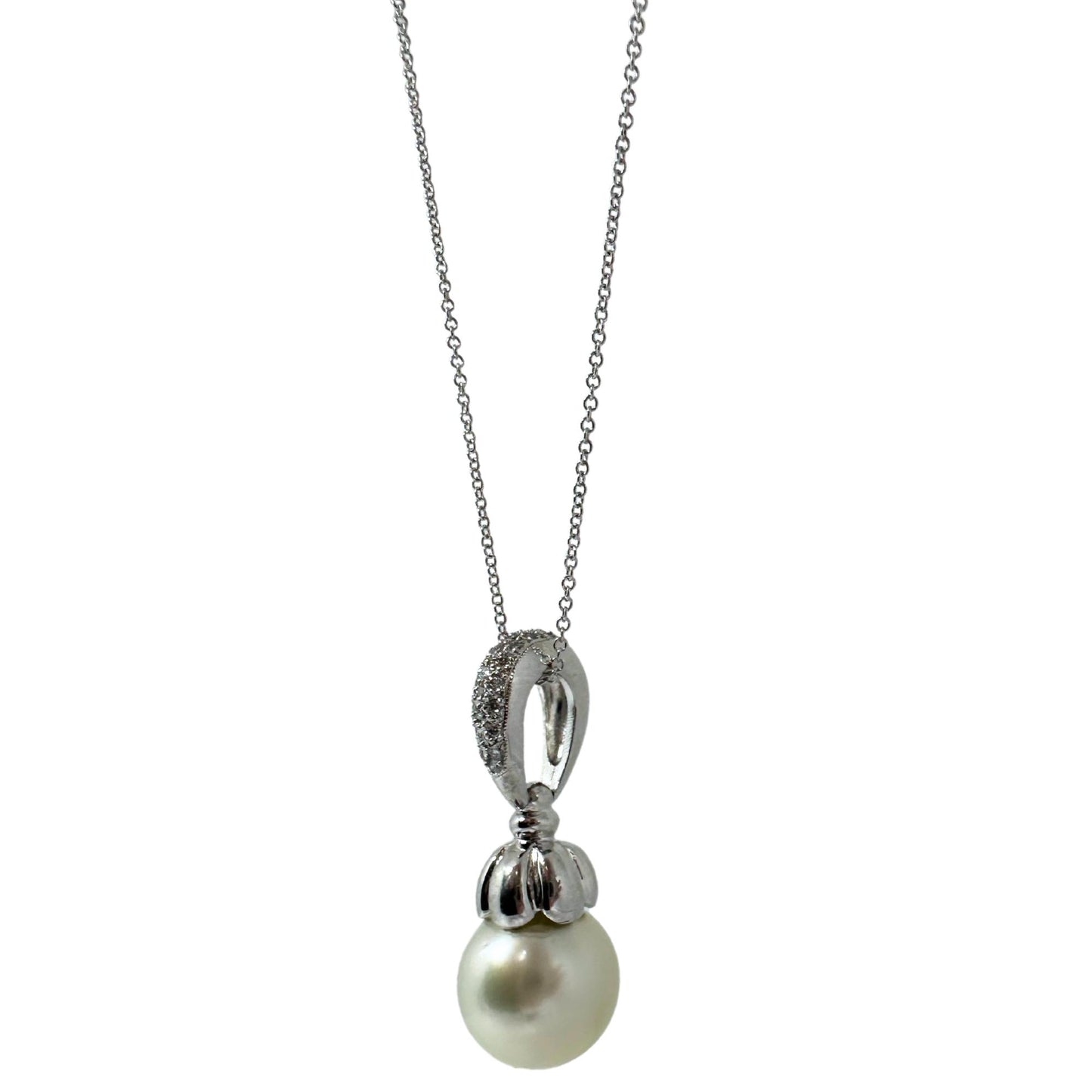 18K White Gold Diamond and Pearl Pendant Necklace