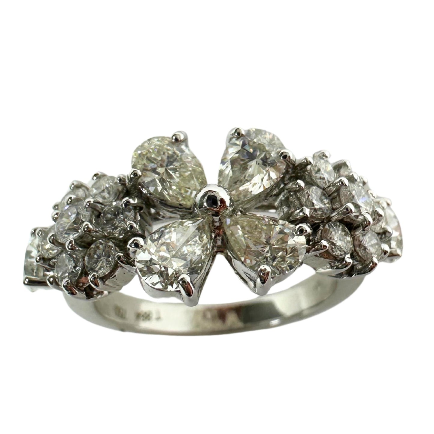 18k White Gold Pear Cut Diamond Ring