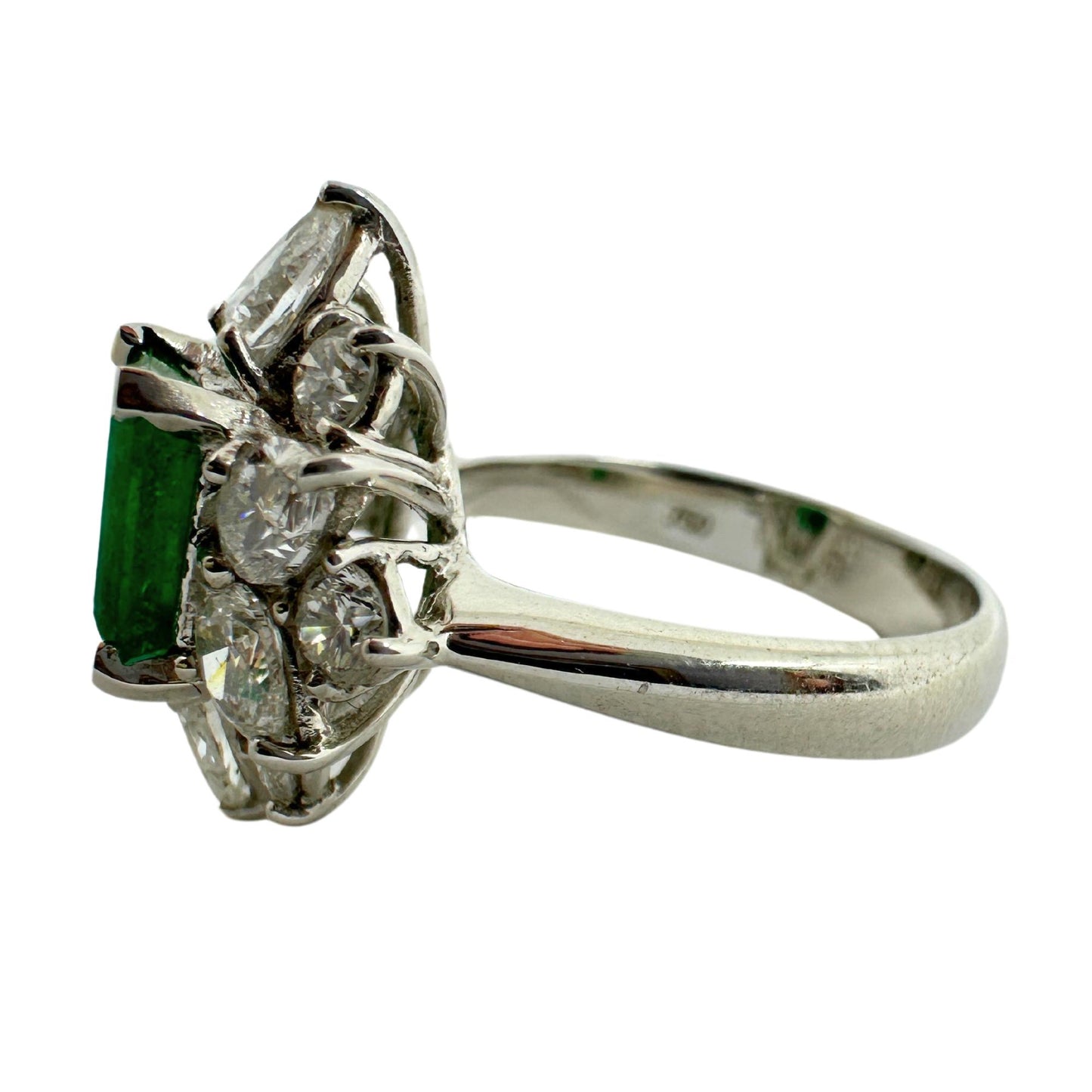 18k White Gold Diamond and Emerald Ring