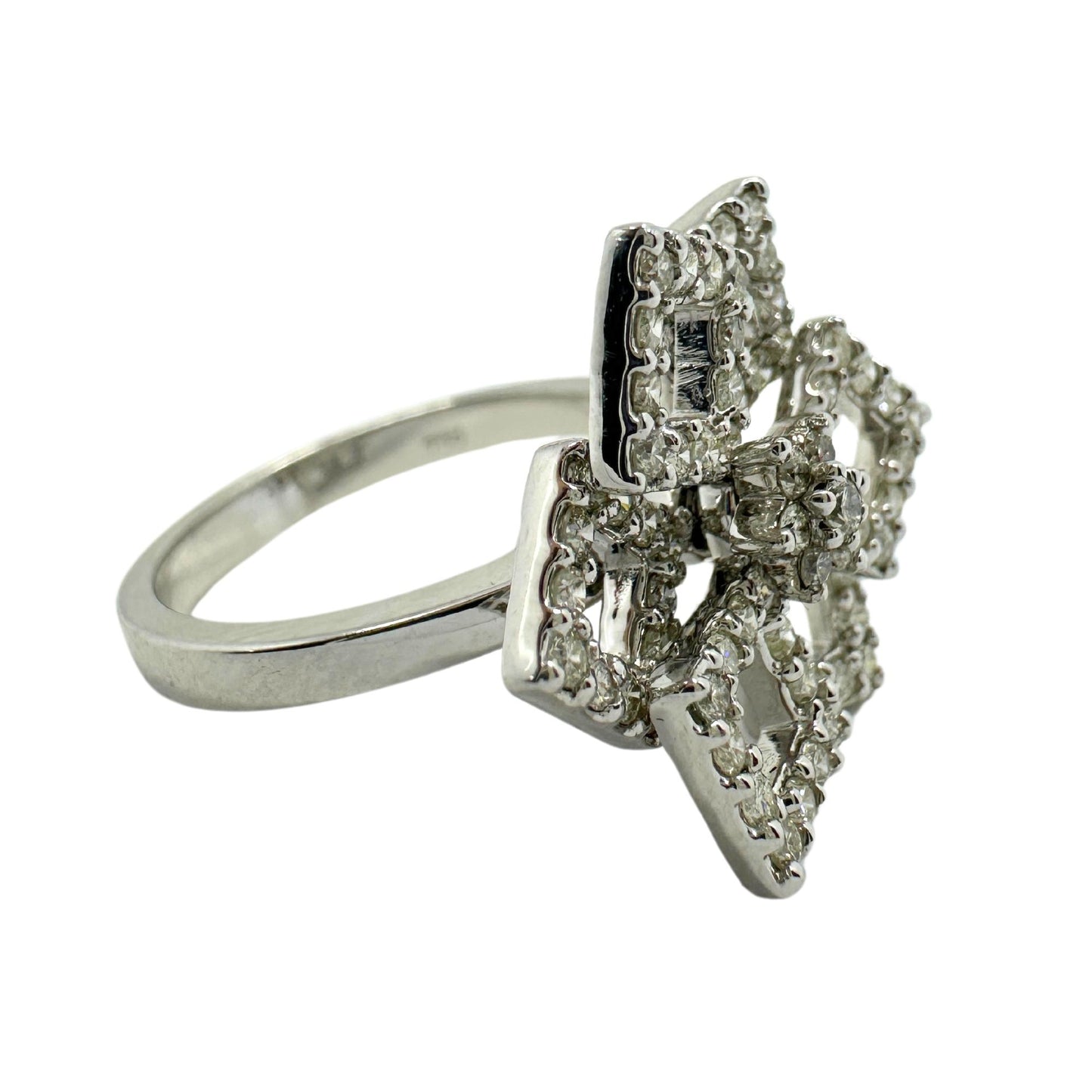 18k White Gold Diamond Flower Ring