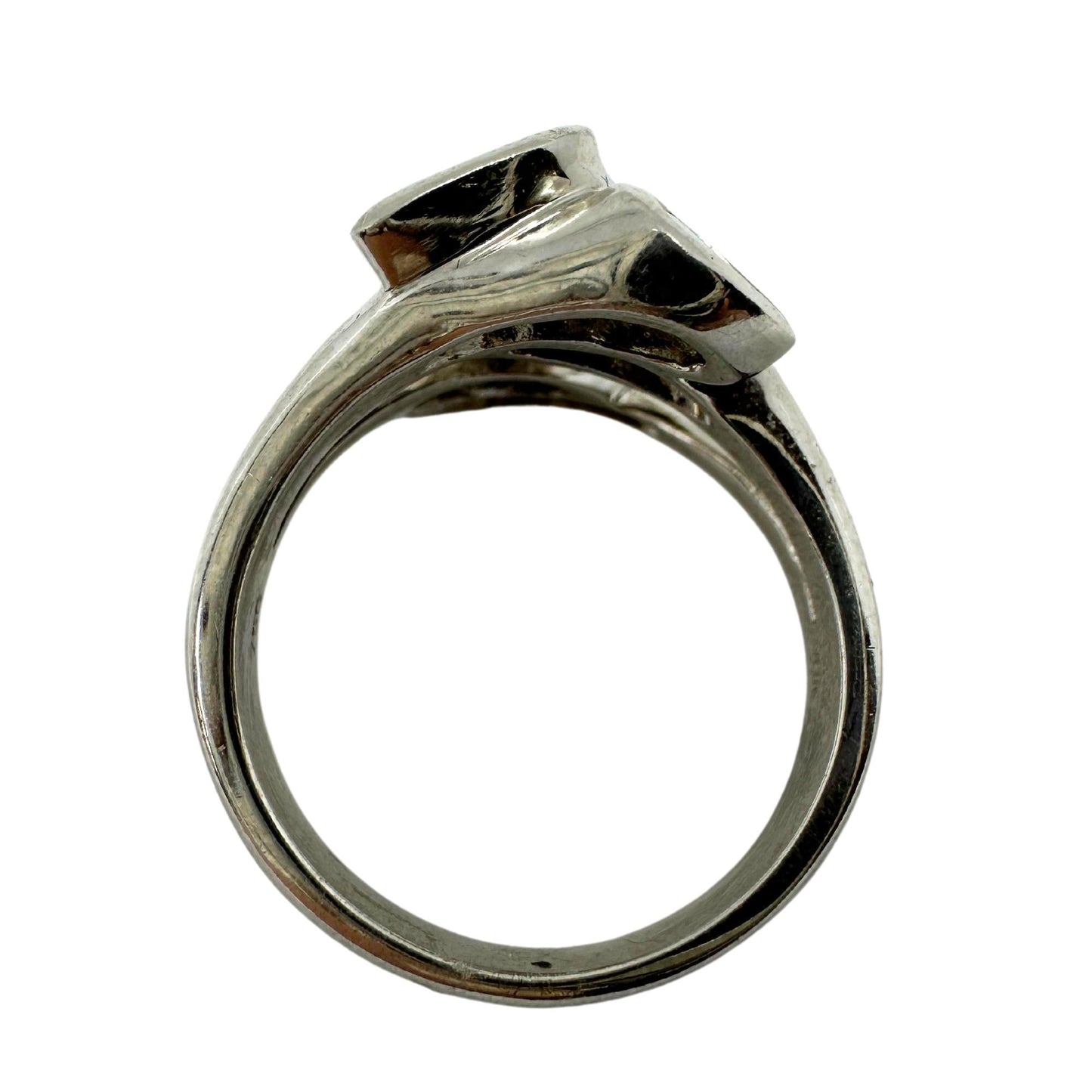 18K White Gold Pear Cut Diamond Ring