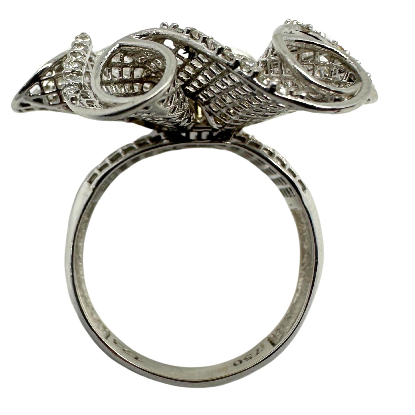 18K White Gold Diamond Flower Cocktail Ring