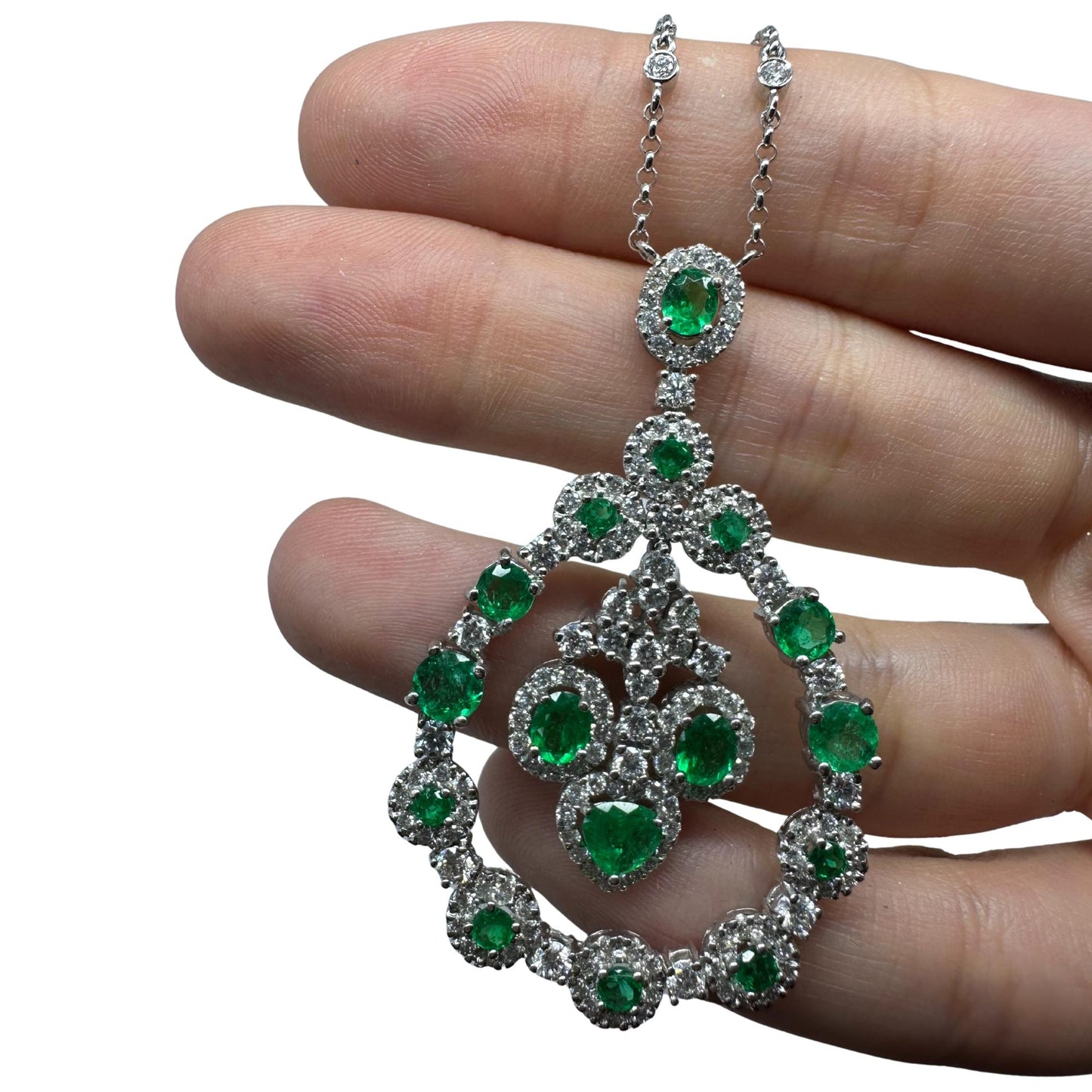 18K White Gold Diamond and Emerald Halo Circle Pendant Necklace