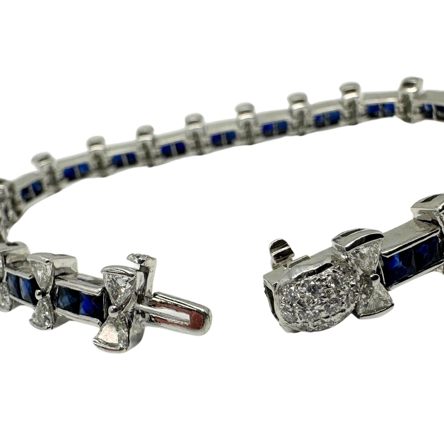 18K White Gold Diamond and Sapphire Bracelet