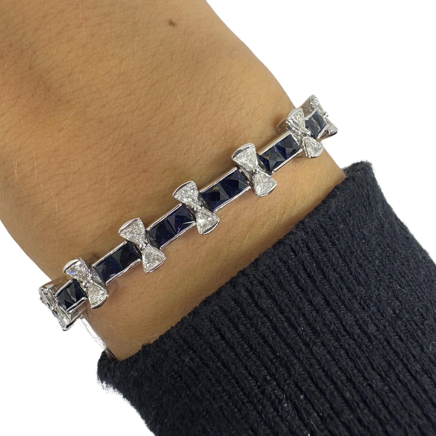 18K White Gold Diamond and Sapphire Bracelet