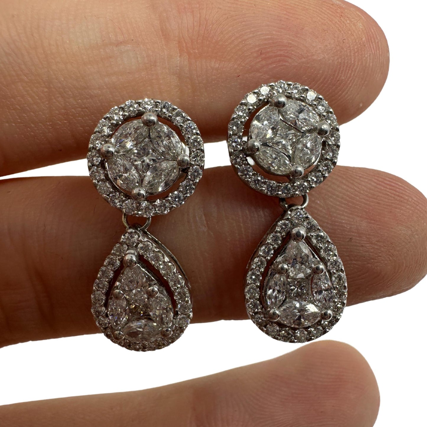 18K White Gold Diamond Earrings