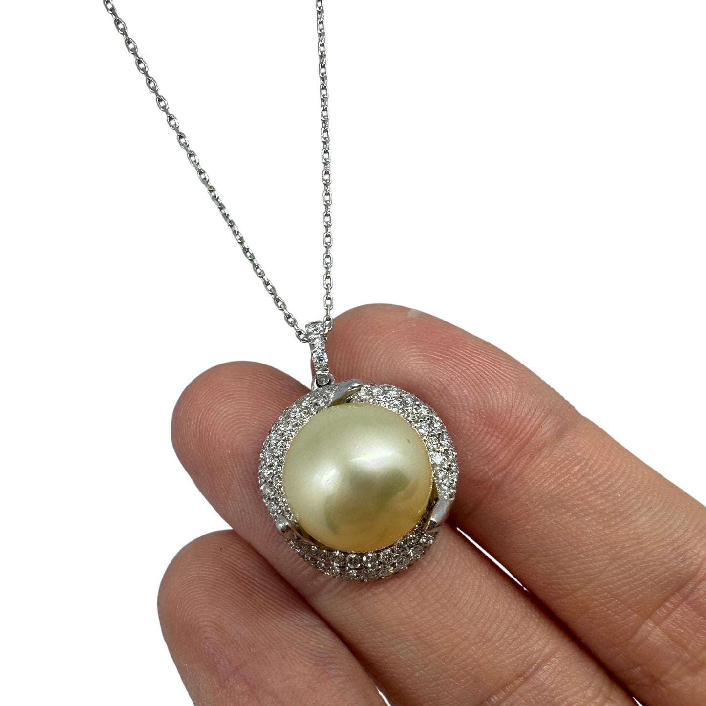18K White Gold Diamond and Pearl Pendant Necklace