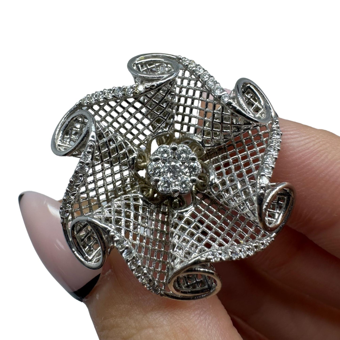 18K White Gold Diamond Flower Cocktail Ring
