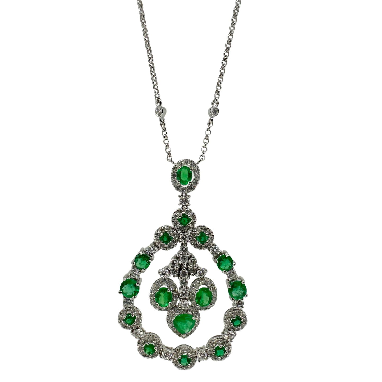 18K White Gold Diamond and Emerald Halo Circle Pendant Necklace