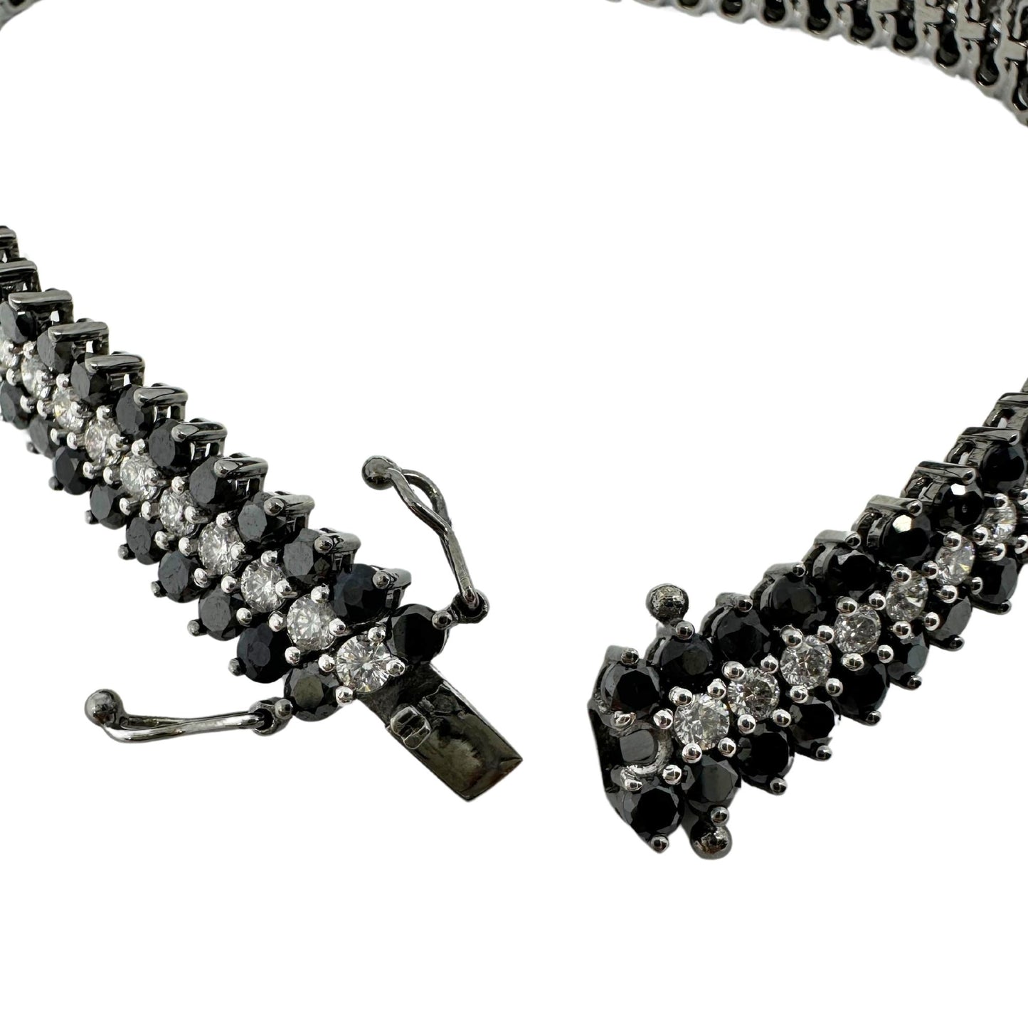18k White Gold Black and White Diamond Tennis Bracelet