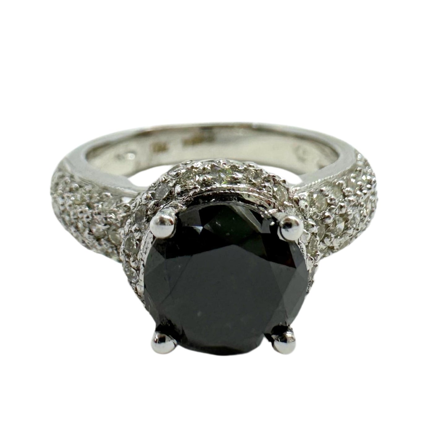 18K White Gold Black and White Diamond Ring