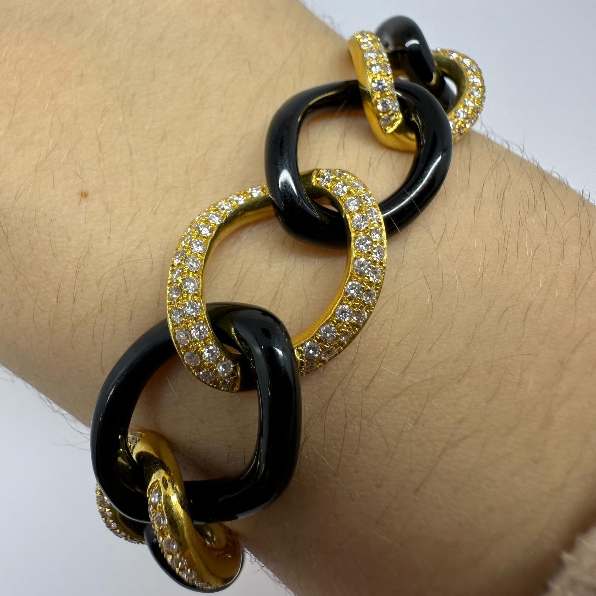 18K Yellow Gold Diamond and Onyx Link Bracelet