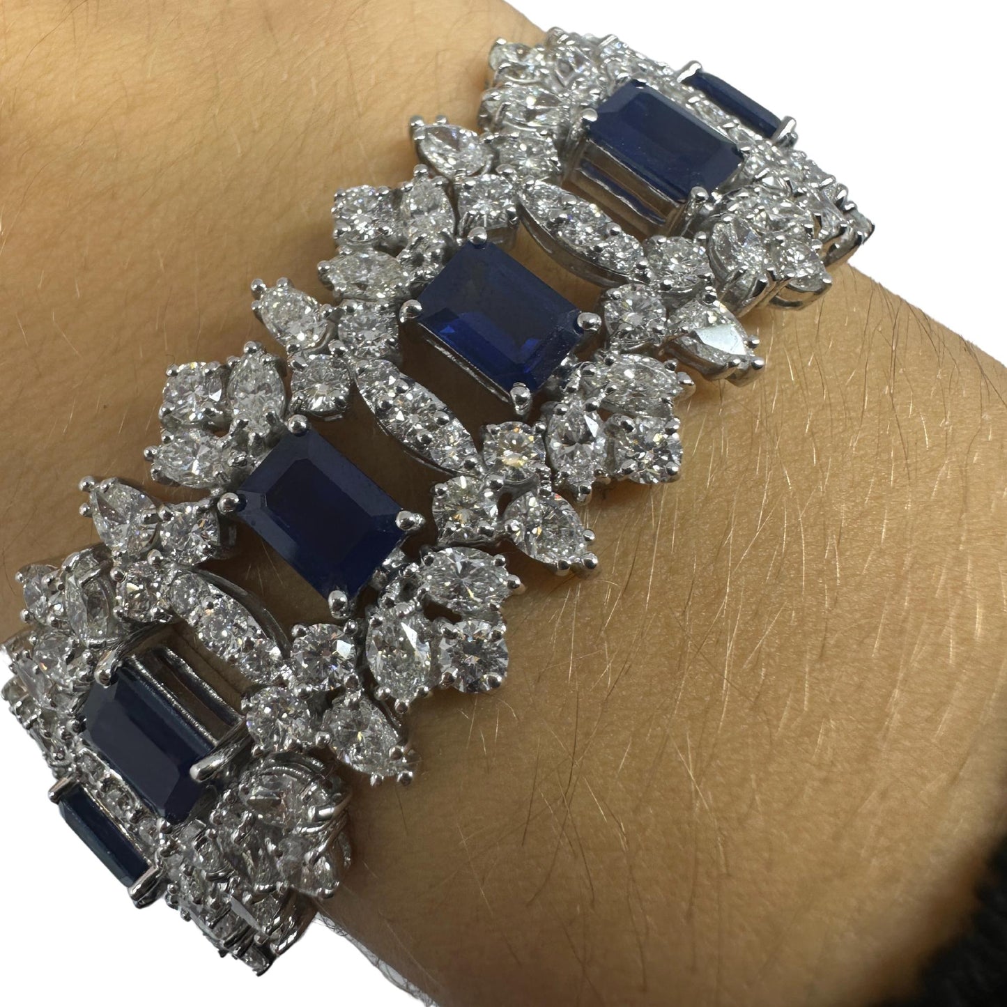 18K White Gold Diamond and Sapphire Bracelet
