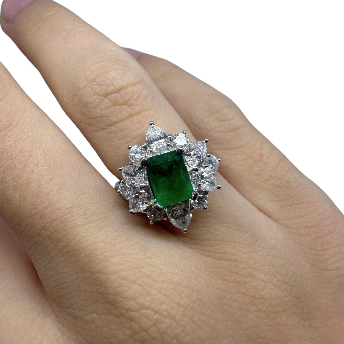 18k White Gold Diamond and Emerald Ring