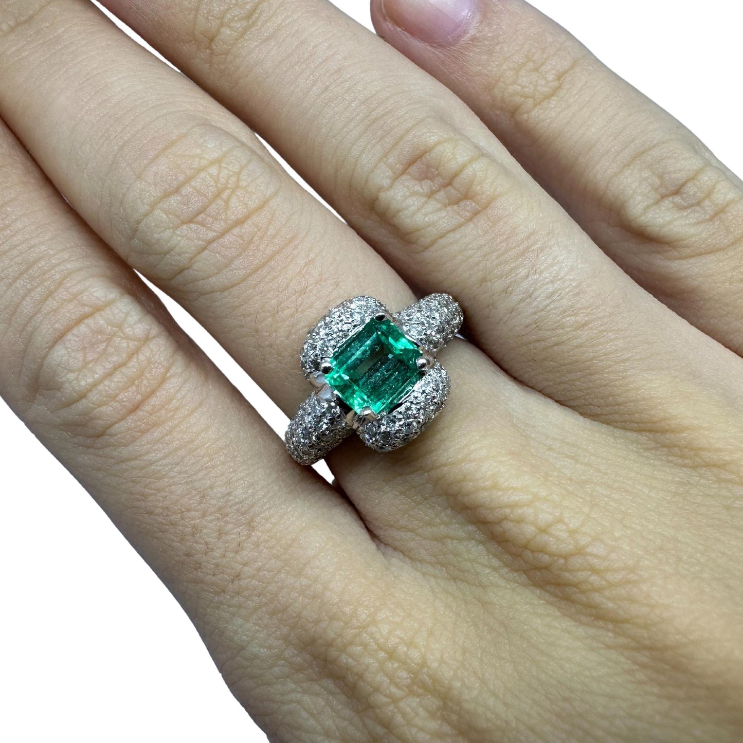 18k White Gold Diamond and Emerald Ring