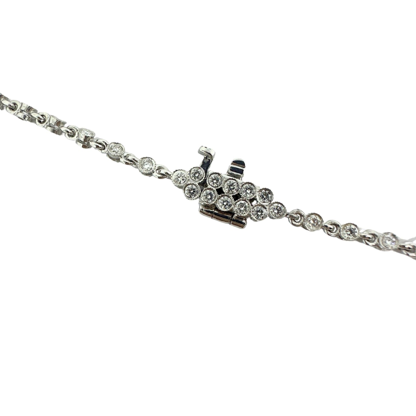 18K White Gold 1.12 Carat Butterfly Shaped Emerald and Diamond Necklace