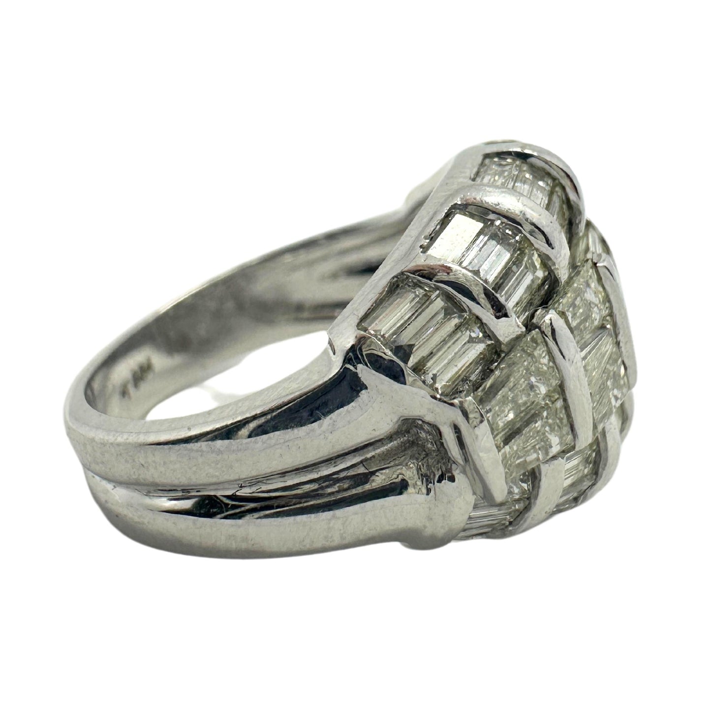 18k White Gold Baguette Cut Diamond Dome Ring
