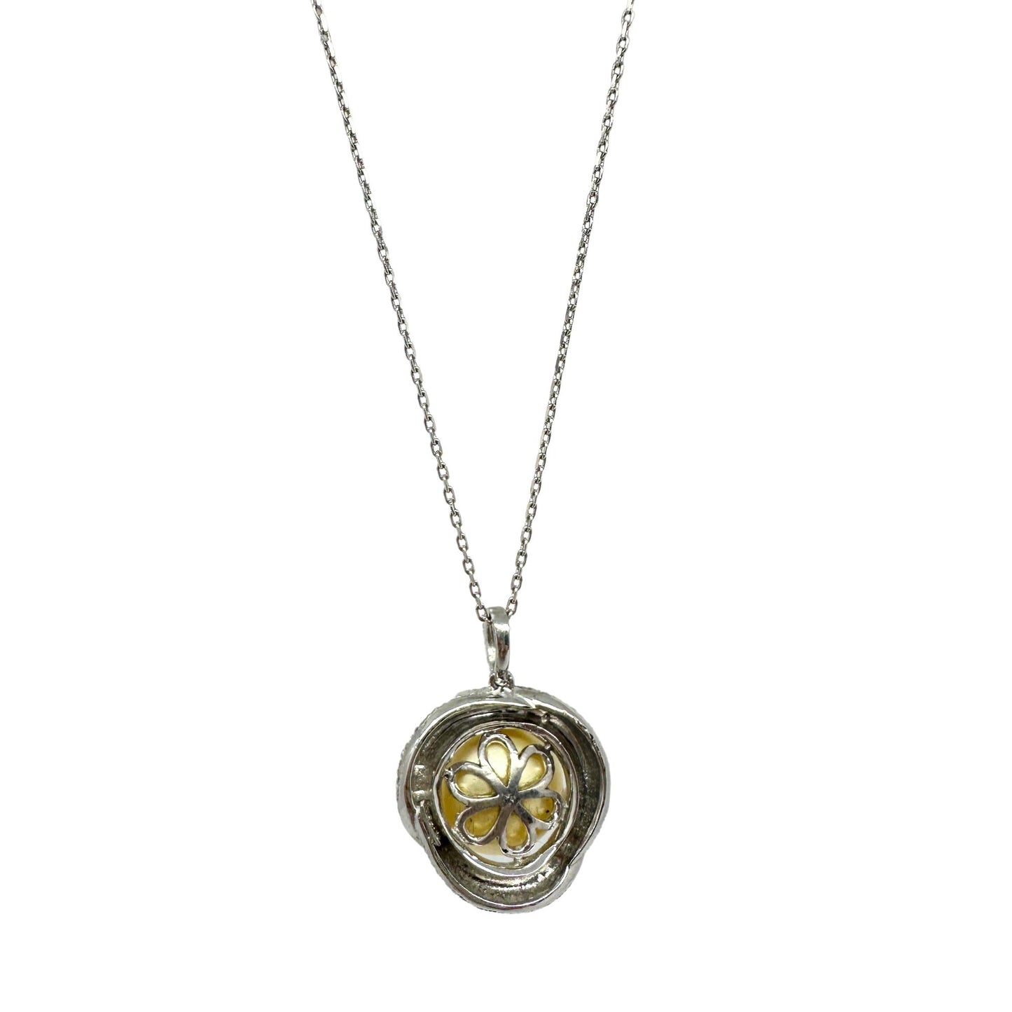 18K White Gold Diamond and Pearl Pendant Necklace