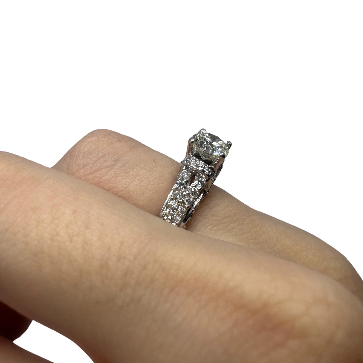 18K White Gold Diamond Engagement Ring