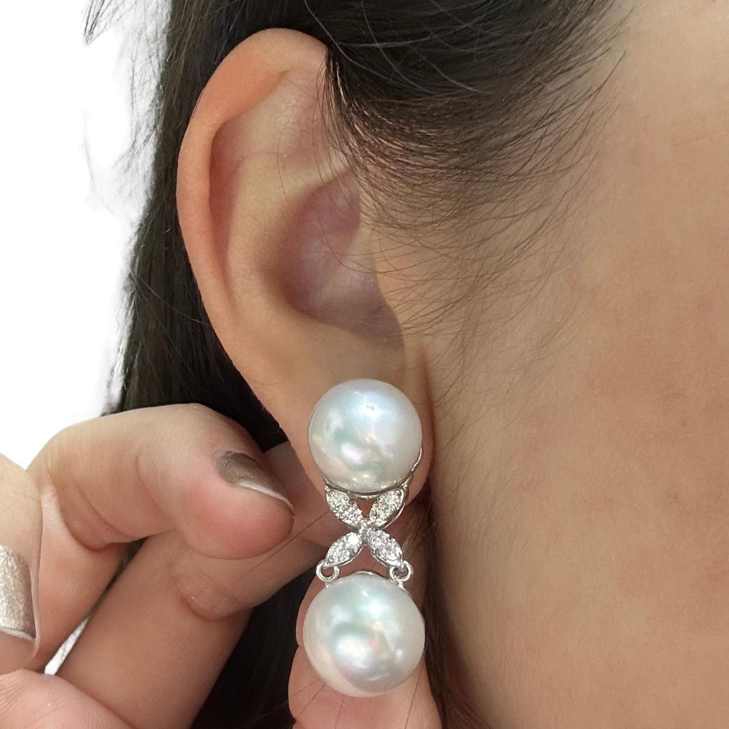 18K White Gold Diamond and Pearl Earrings