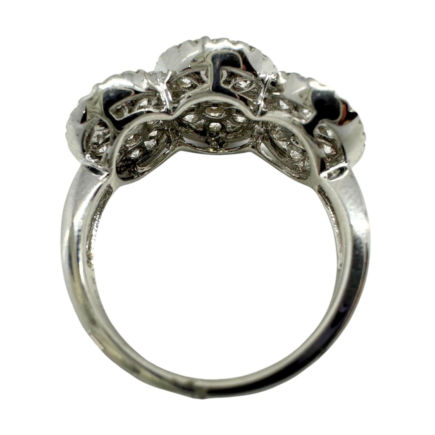 18K White Gold Diamond Cluster Ring